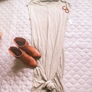 Beautiful long dress!